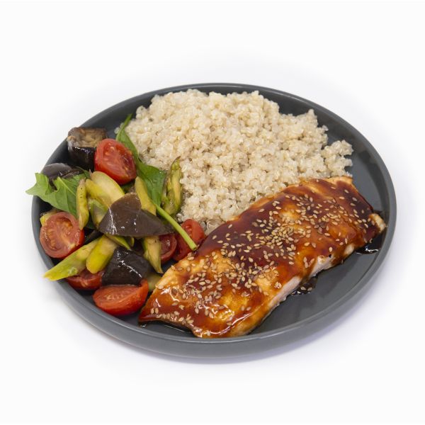 Salmon teriyaki con verduras y quinoa